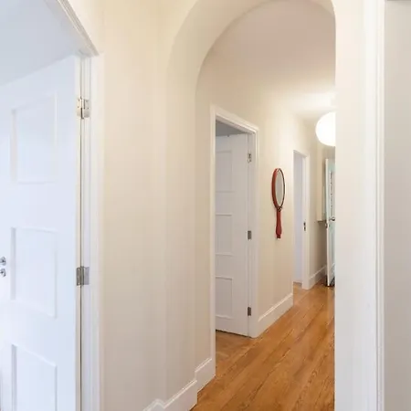 Apartment Large And Charming Apt Downtown 3bedrooms