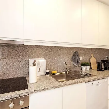 Apartman Large And Charming Apt Downtown 3bedrooms
