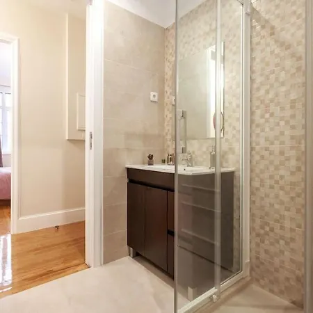 Apartman Large And Charming Apt Downtown 3bedrooms *