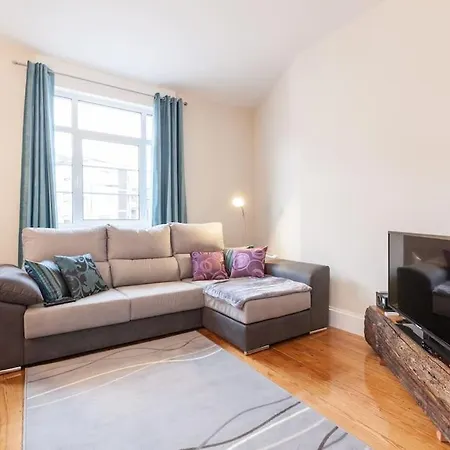 Apartment Large And Charming Apt Downtown 3bedrooms