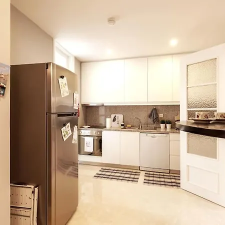 Large And Charming Apt Downtown 3bedrooms Porto