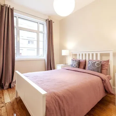 Large And Charming Apt Downtown 3bedrooms Apartment