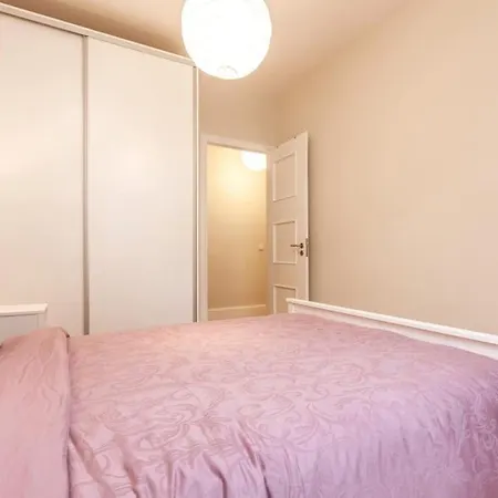 Large And Charming Apt Downtown 3bedrooms Apartamento