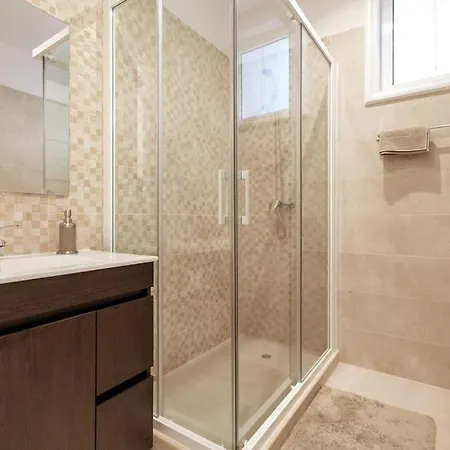 Large And Charming Apt Downtown 3bedrooms Apartamento Oporto